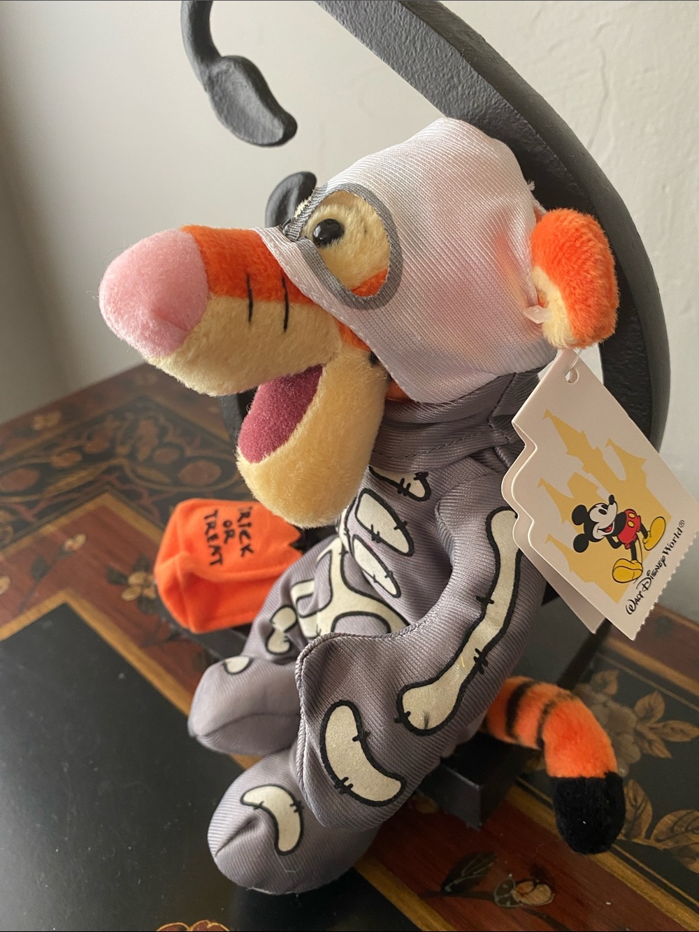 Tigger as Skeleton for Halloween 🎃 - Picture 3 of 6